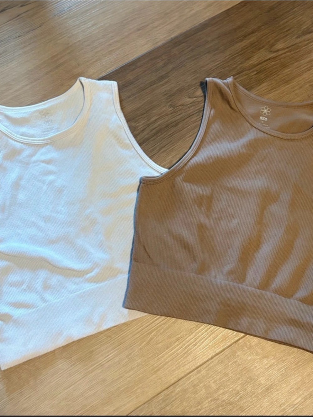 Aura Ribbed Crop Tank - White & Brown